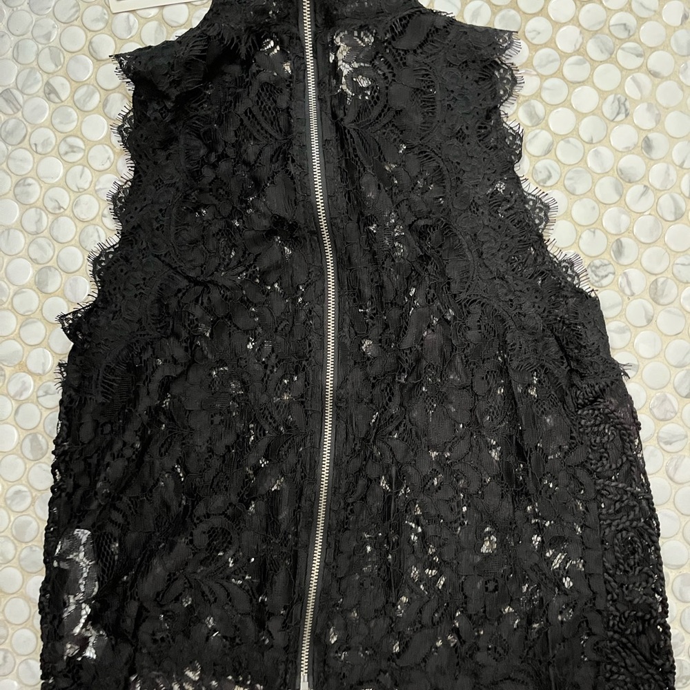 Gorgeous Lace Crop Top-Medium - Picture 2 of 5